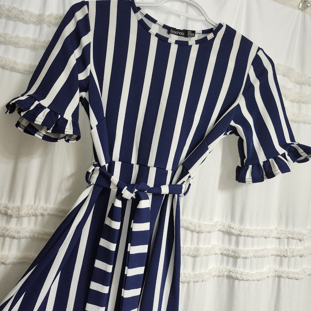 Like New, Boohoo Dress. Size Small. Firm On Price. Thx